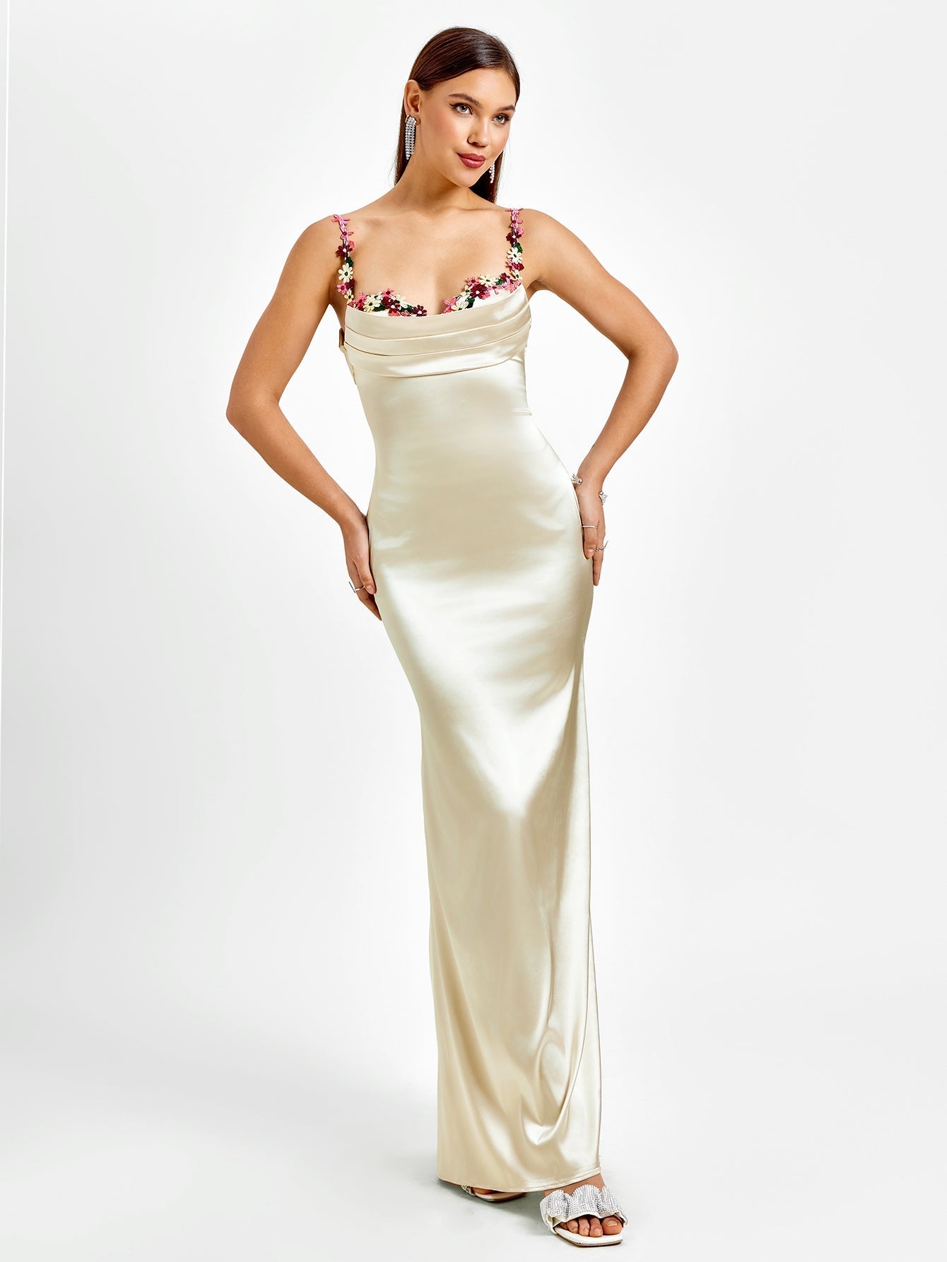 Francesca | Robe Maxi Satinée avec Détails Fleuris