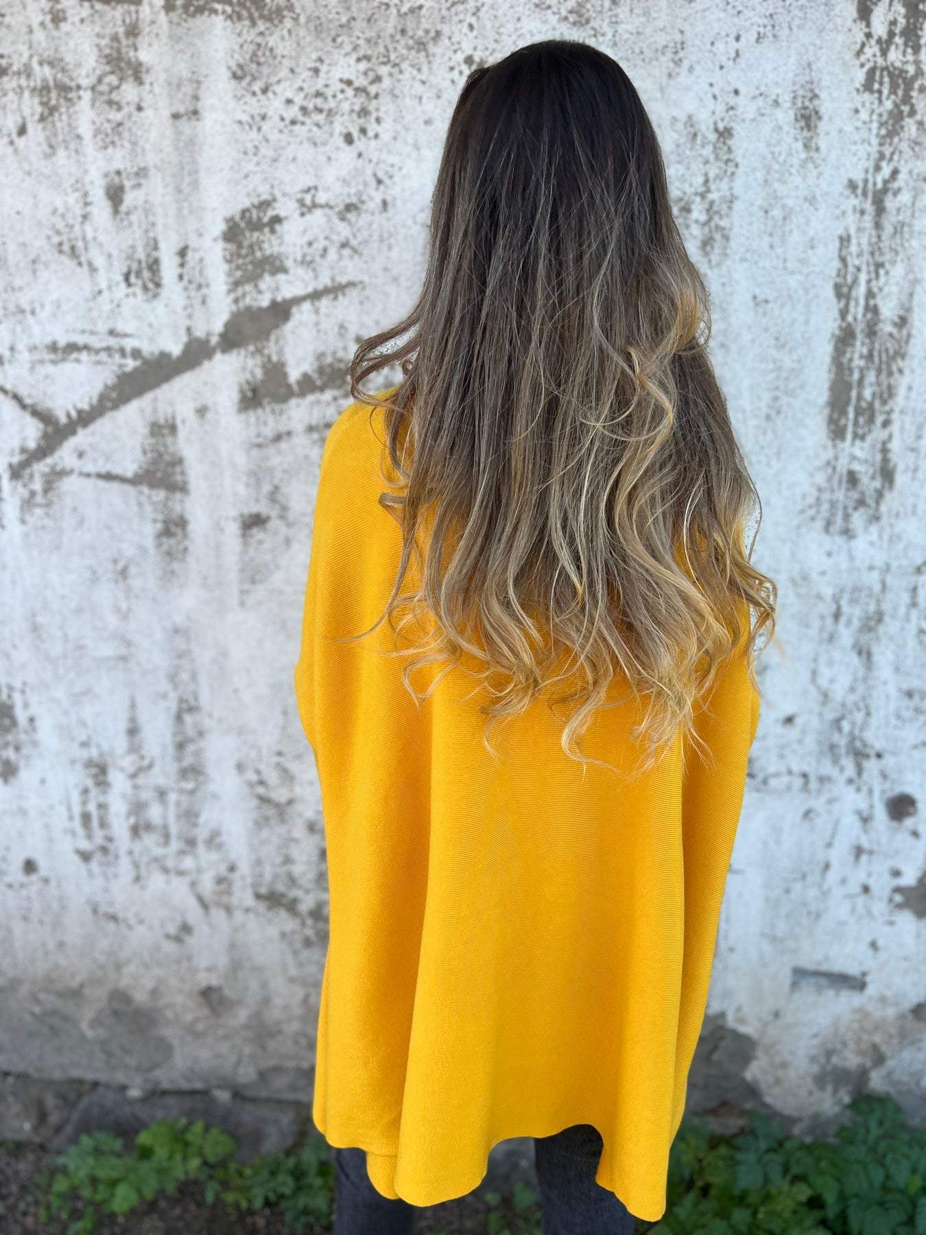 Anna | Pull Oversize à Col V et Manches Chauve-Souris