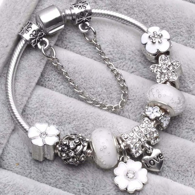 Sandrine | Bracelet Vintage Argenté aux Charms Blancs