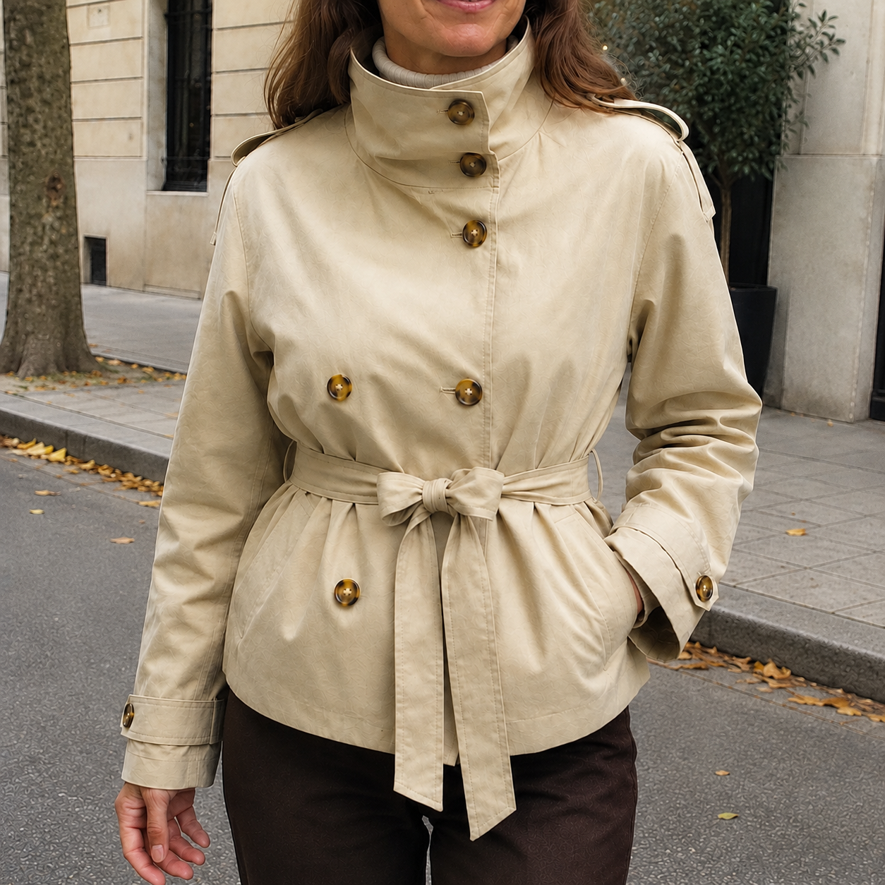 Augustine | Trench-Coat Court Ceinturé à Col Montant