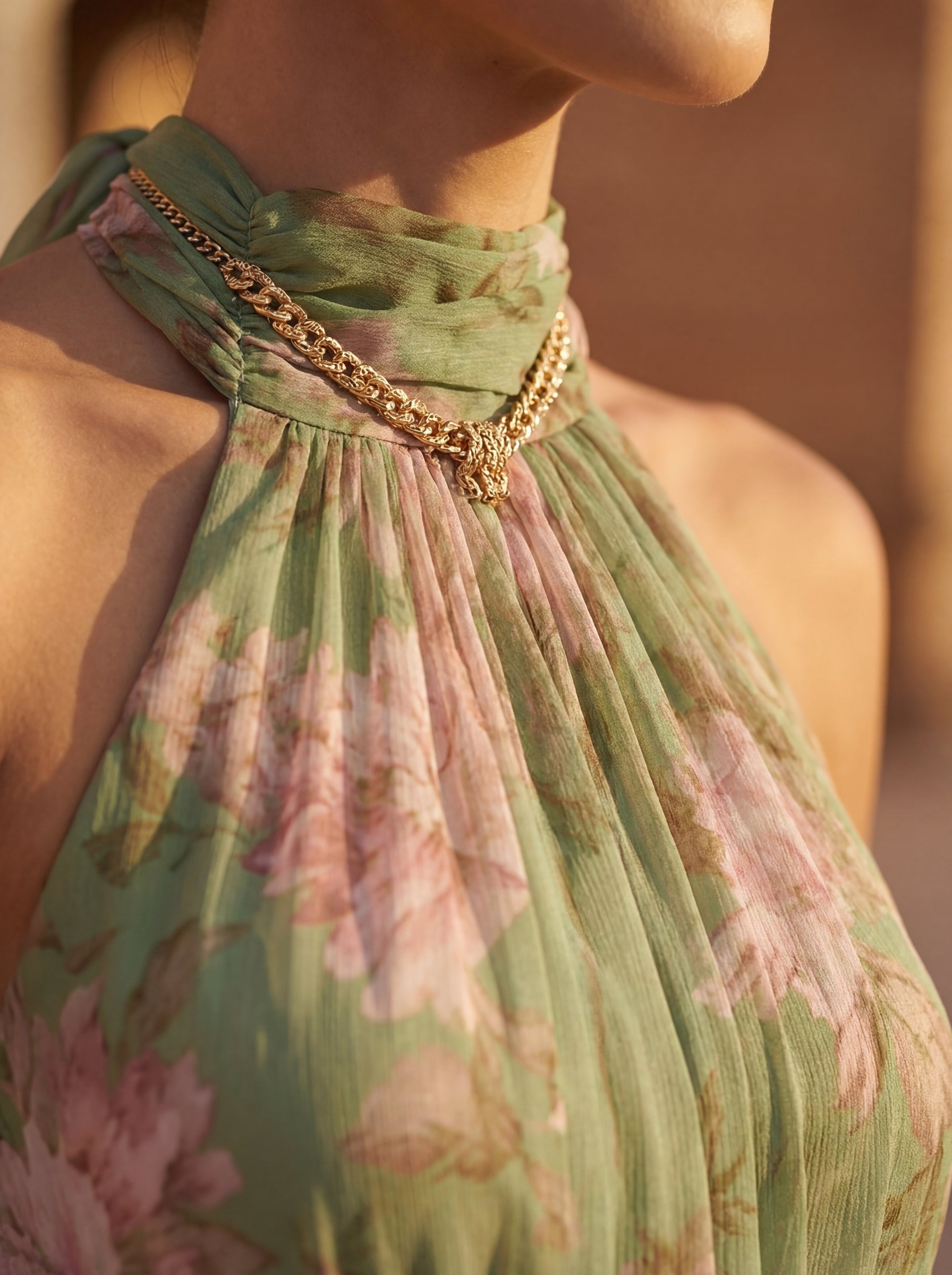 Clotilde | Robe Longue Fleurie à Ourlet Asymétrique et Dos Nu