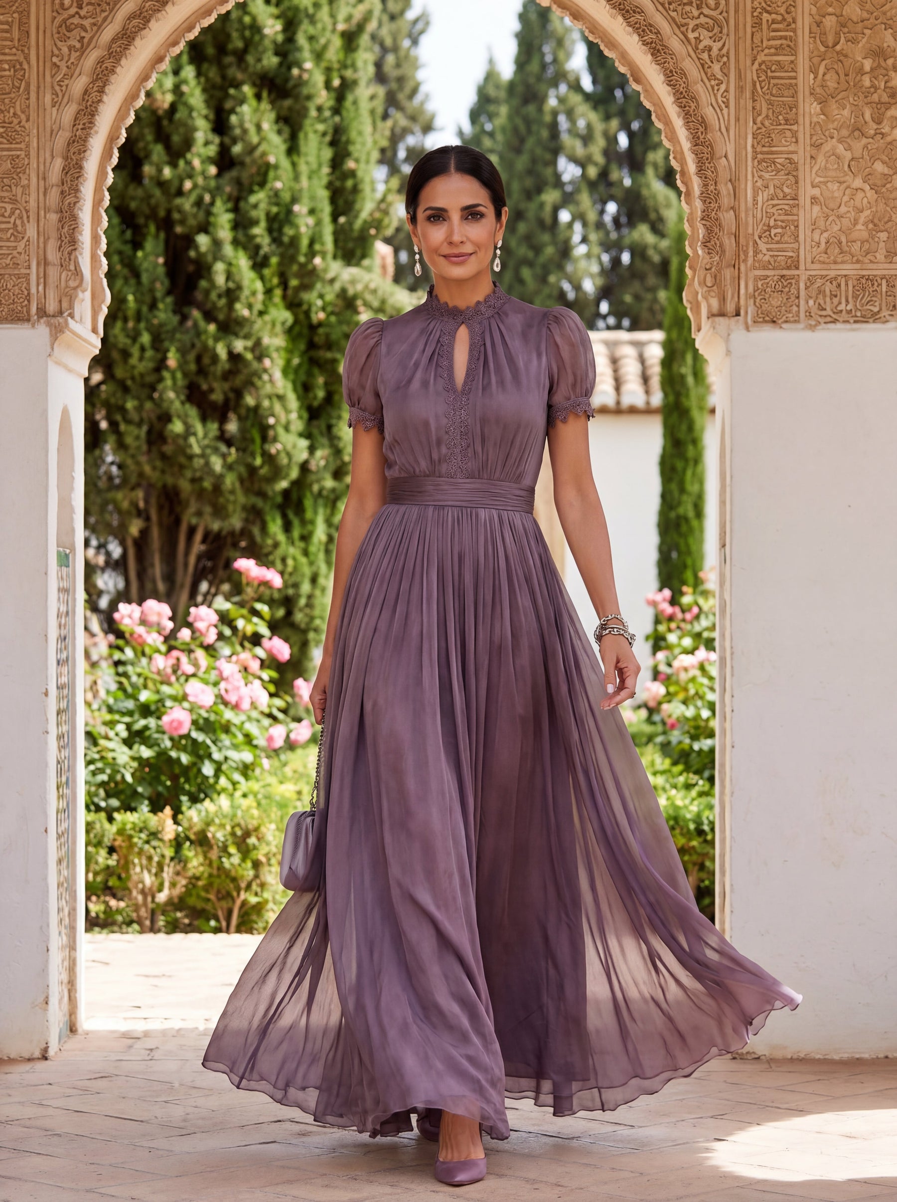 Hermine | Robe Longue en Mousseline à Col Brodé et Manches Courtes