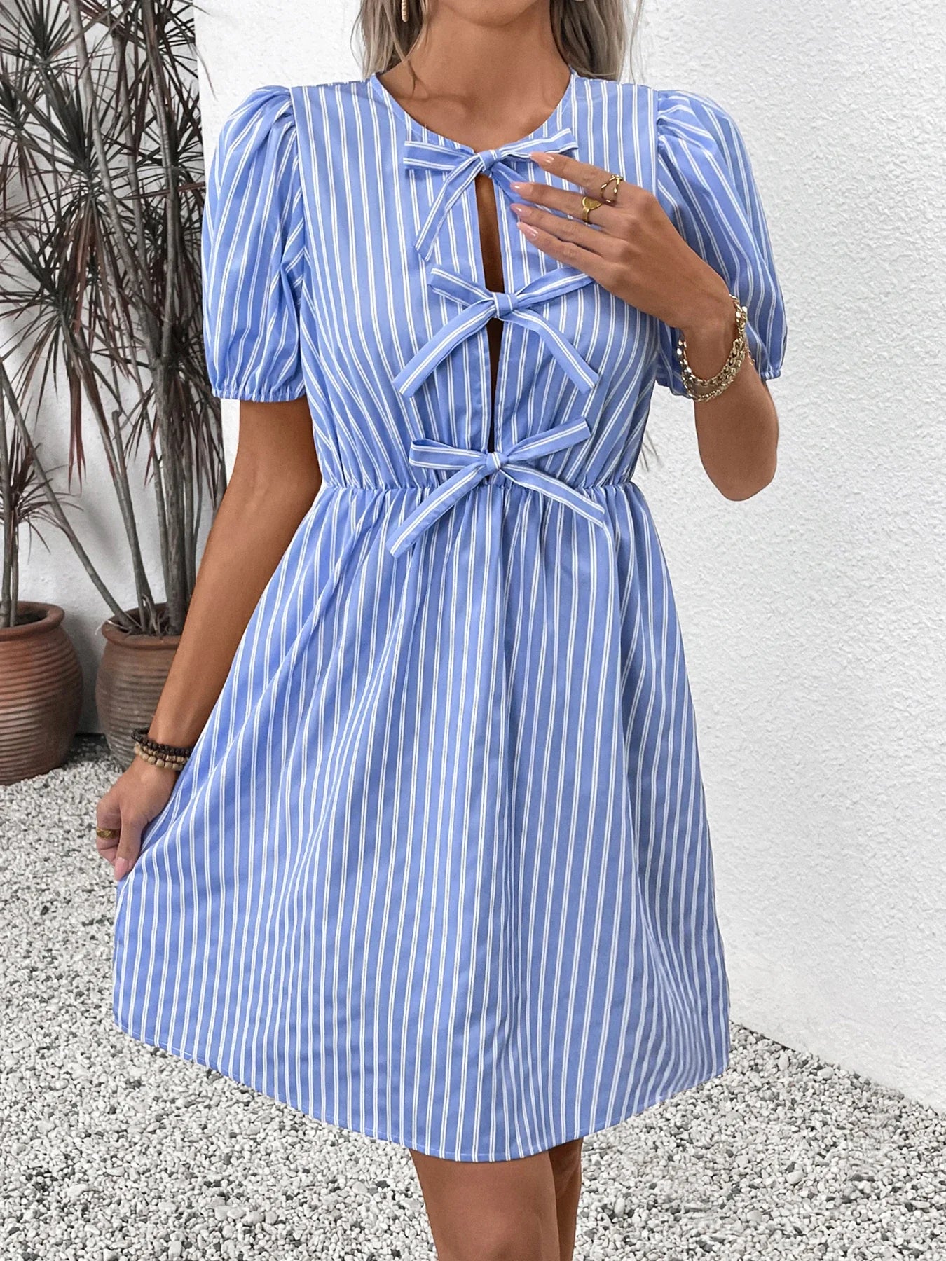 Eléa | Robe à Nœuds avec Manches Bouffantes