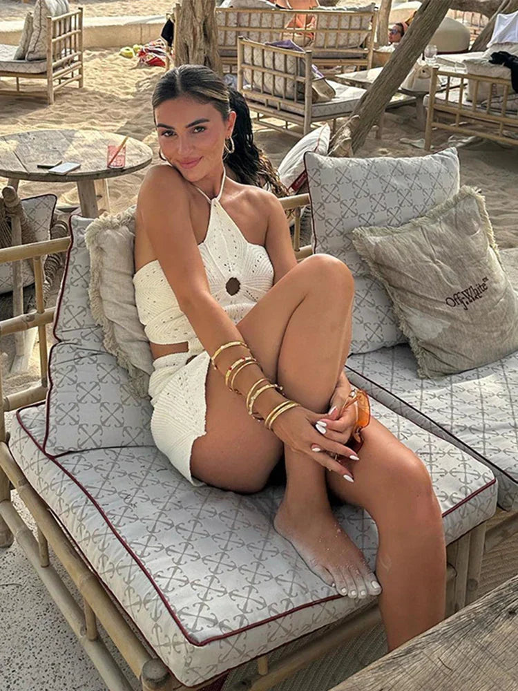 Béatrice | Robe Mini Crochetée avec Cut-Out
