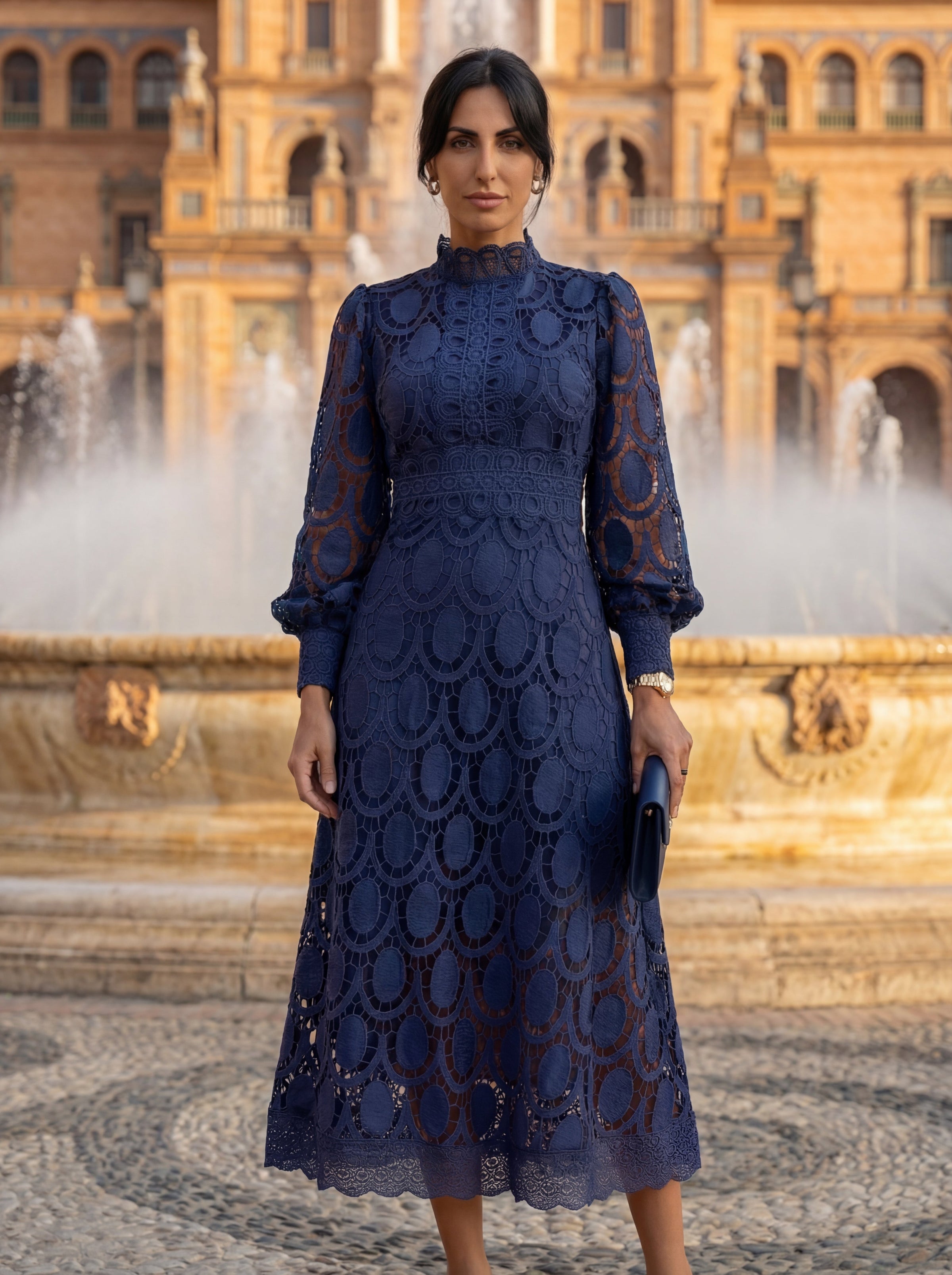 Bénédicte | Robe Midi en Dentelle à Col Montant et Manches Longues