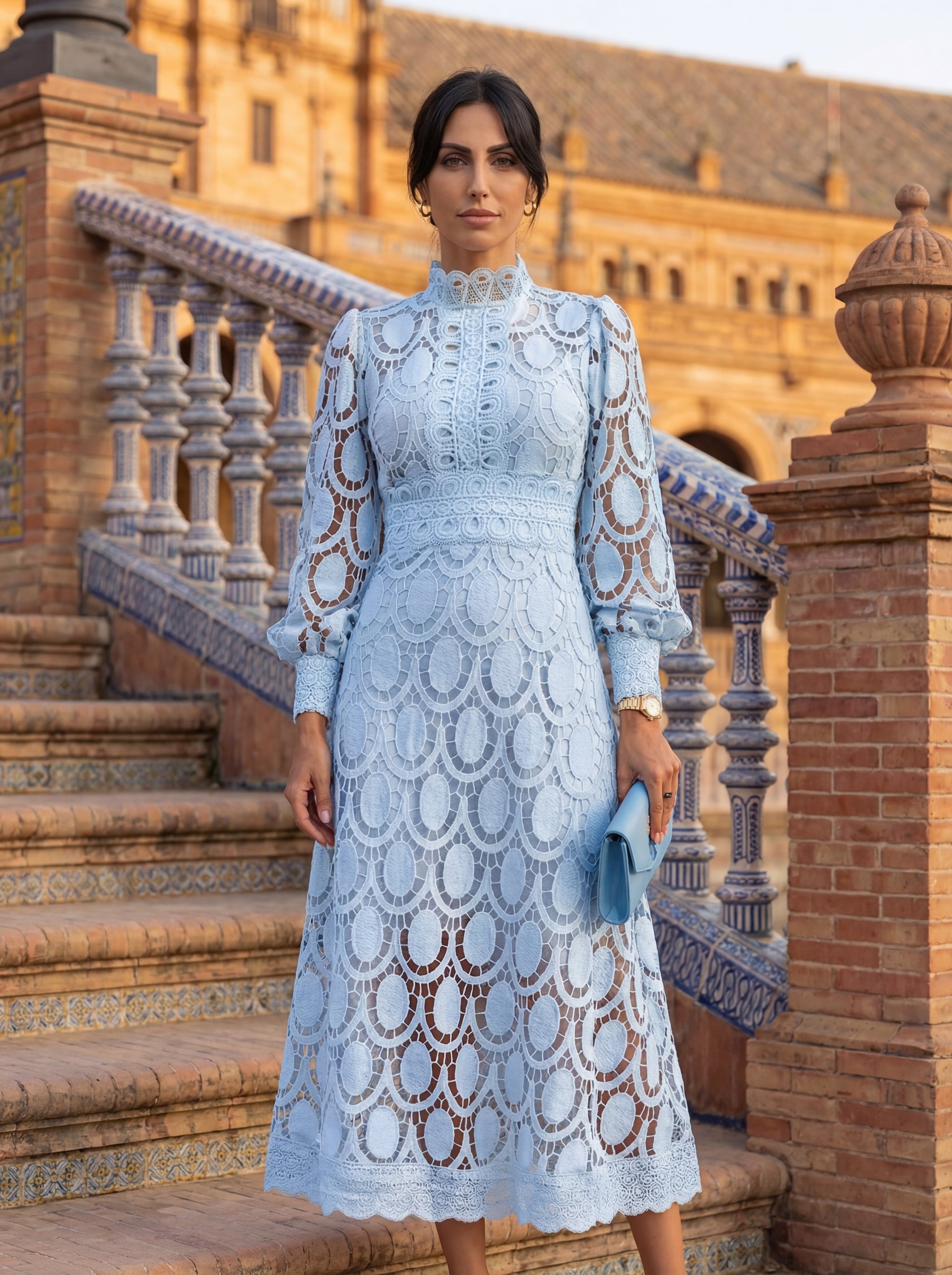 Bénédicte | Robe Midi en Dentelle à Col Montant et Manches Longues
