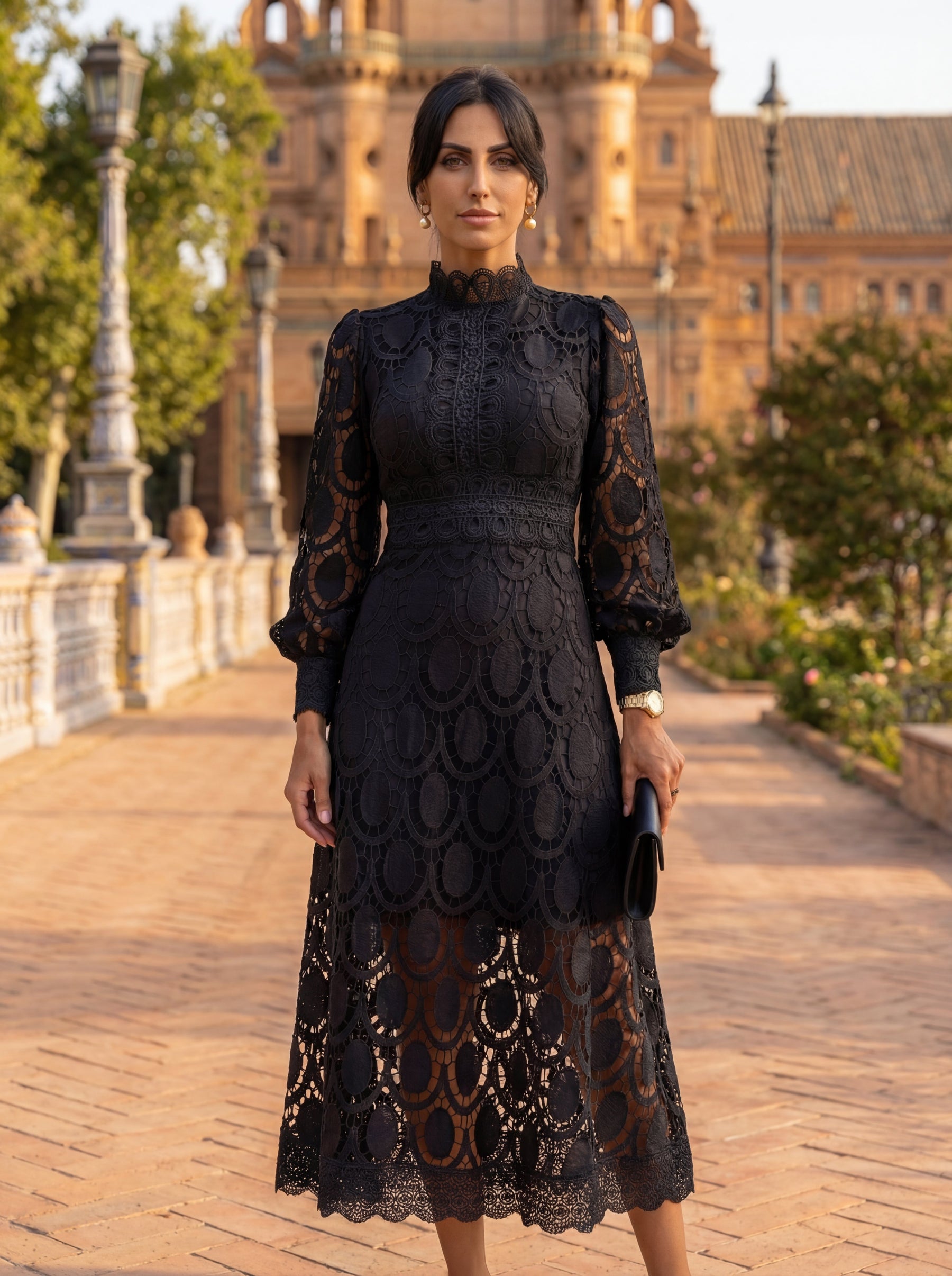 Bénédicte | Robe Midi en Dentelle à Col Montant et Manches Longues