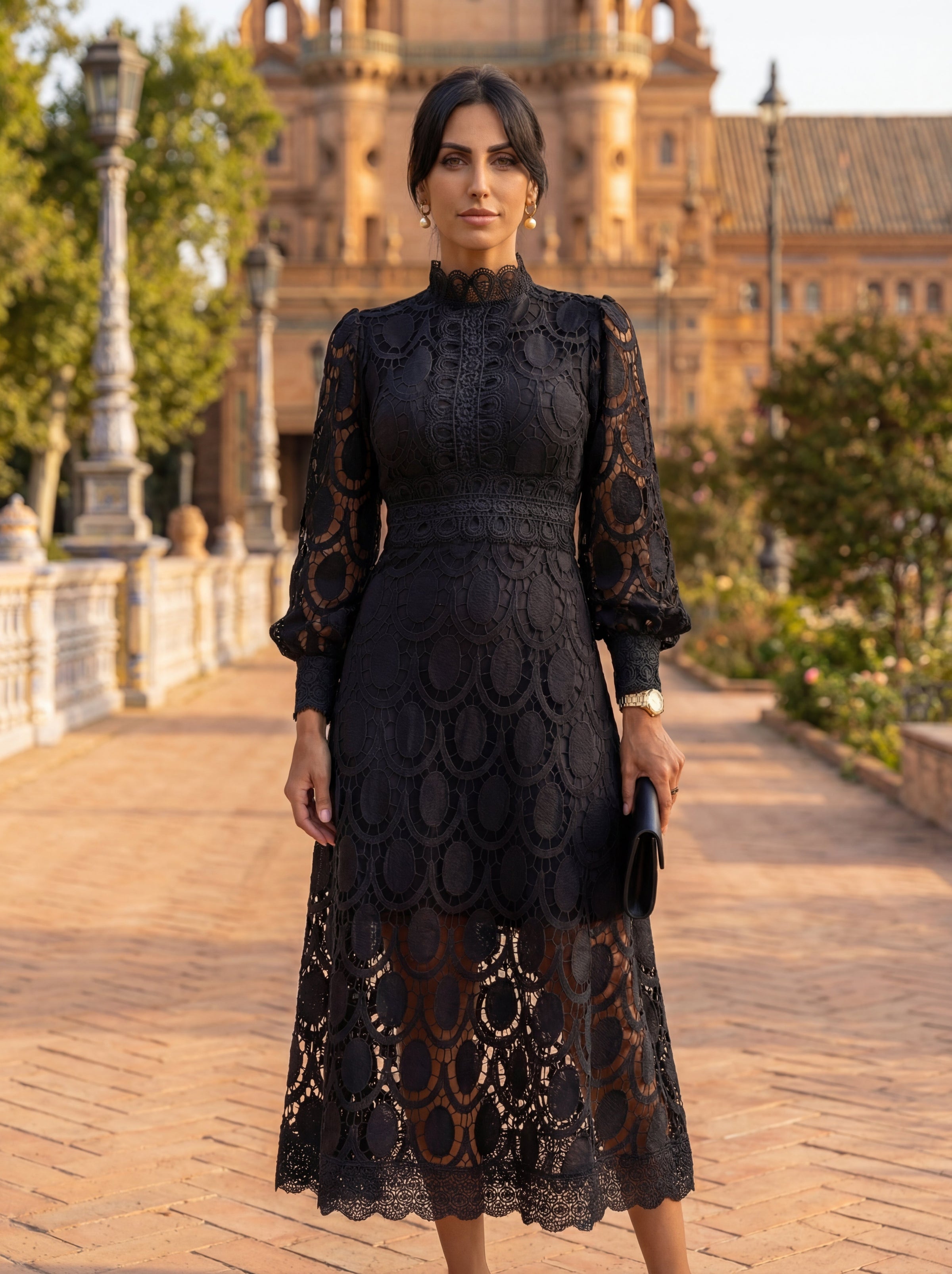 Bénédicte | Robe Midi en Dentelle à Col Montant et Manches Longues