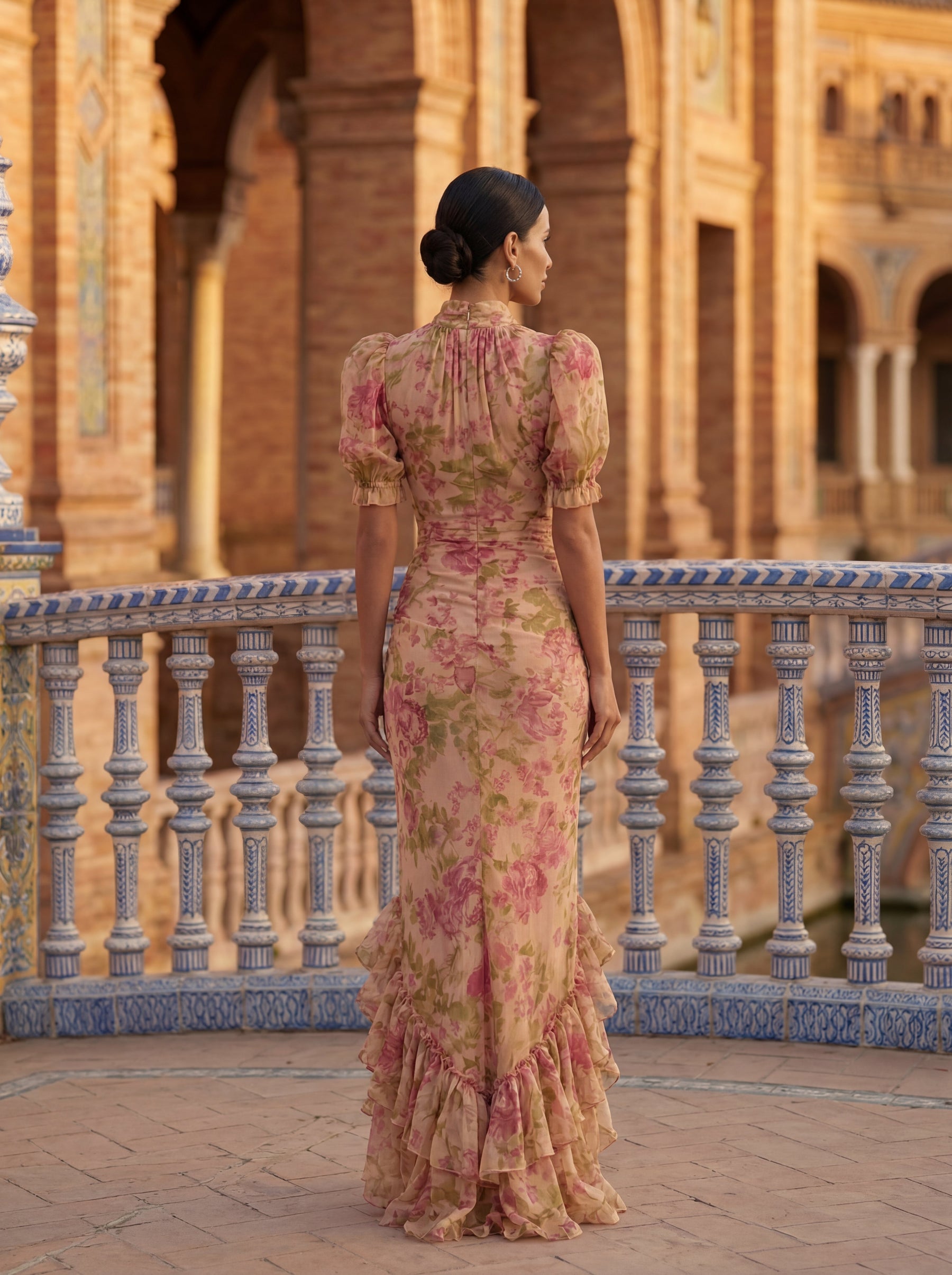 Henriette | Robe Longue Fleurie à Col Montant et Ourlet à Volants
