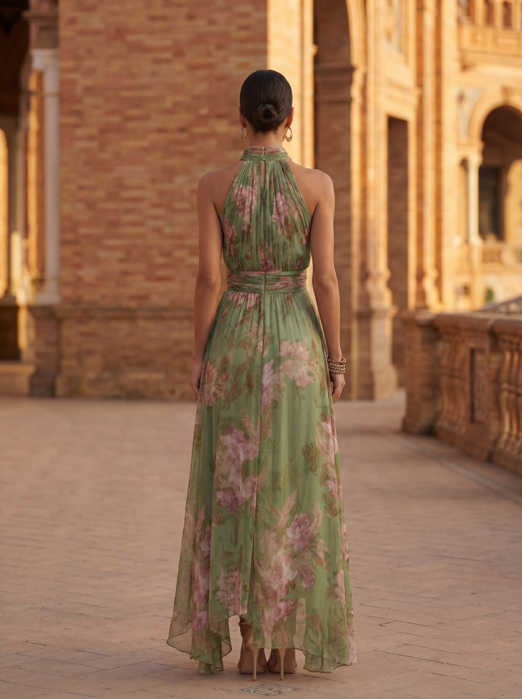 Clotilde | Robe Longue Fleurie à Ourlet Asymétrique et Dos Nu