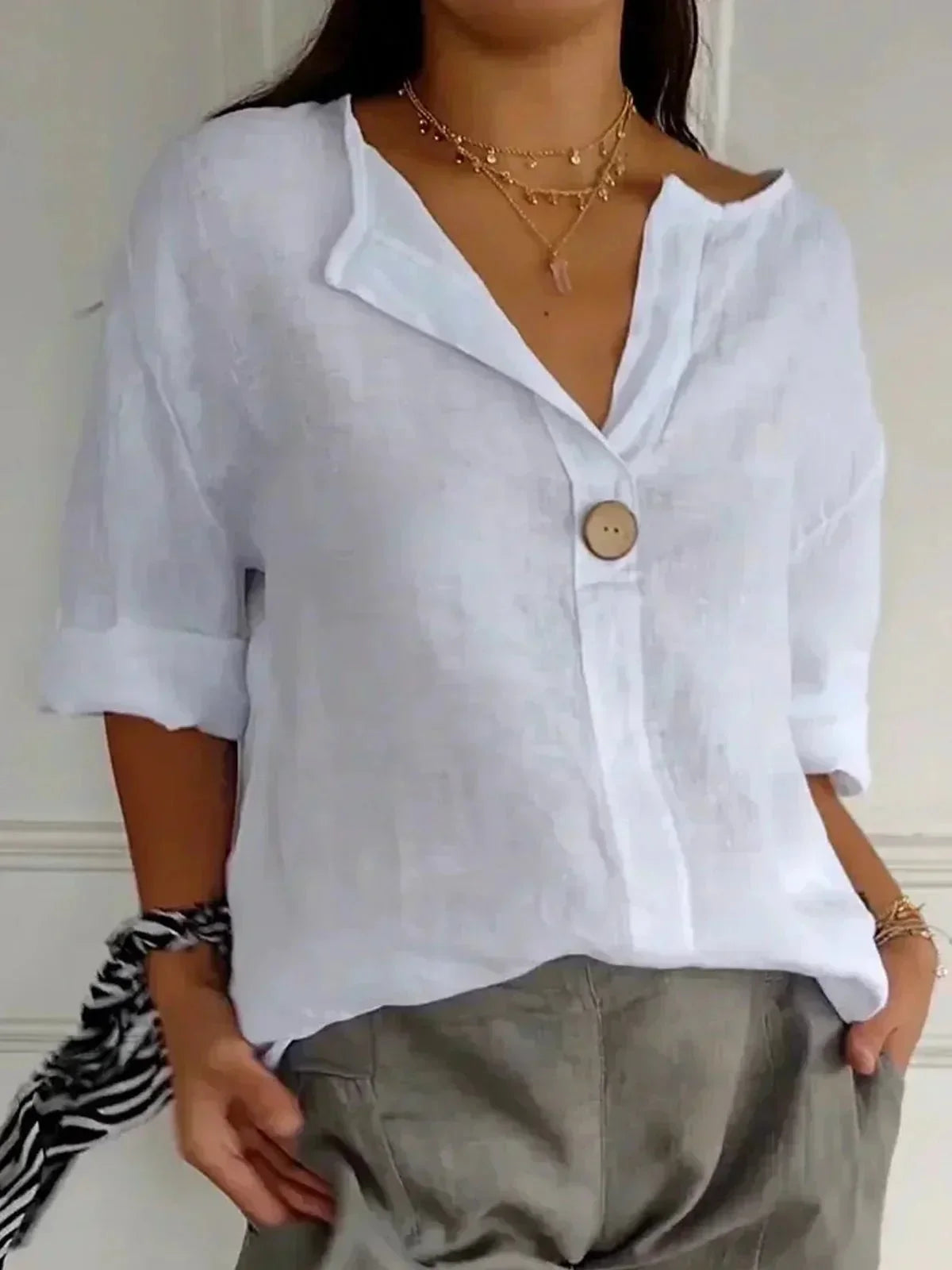 Freja | Blouse en Lin à Col Fendu et Gros Bouton