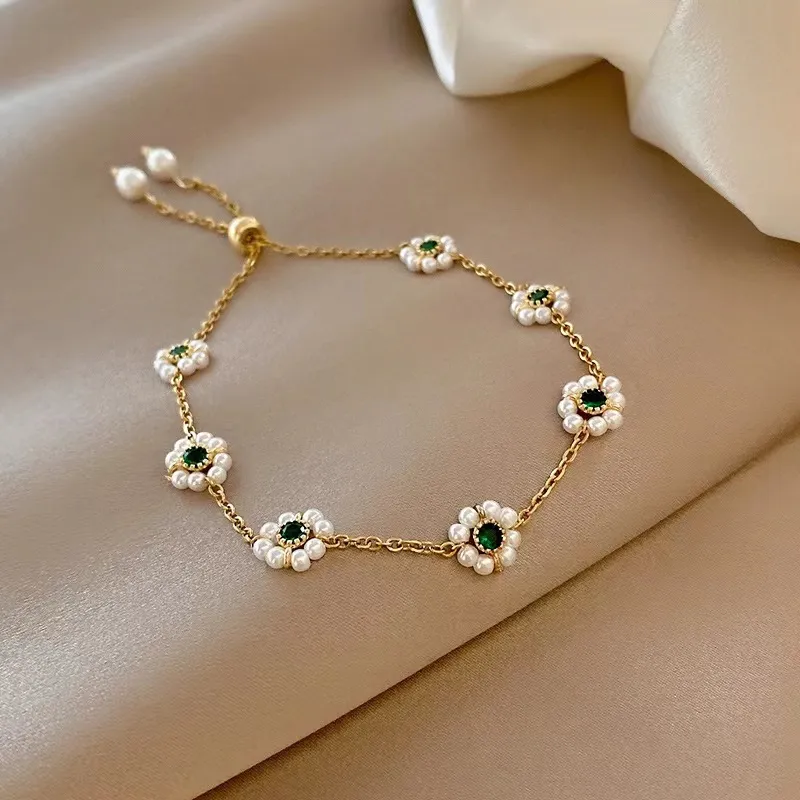 Ophélie | Bracelet Élégant Marguerites aux Cristaux Verts
