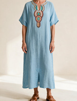 Robe longue Hortense en coton froissé bleu clair à col brodé