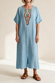 Robe longue Hortense en coton froissé bleu clair à col brodé