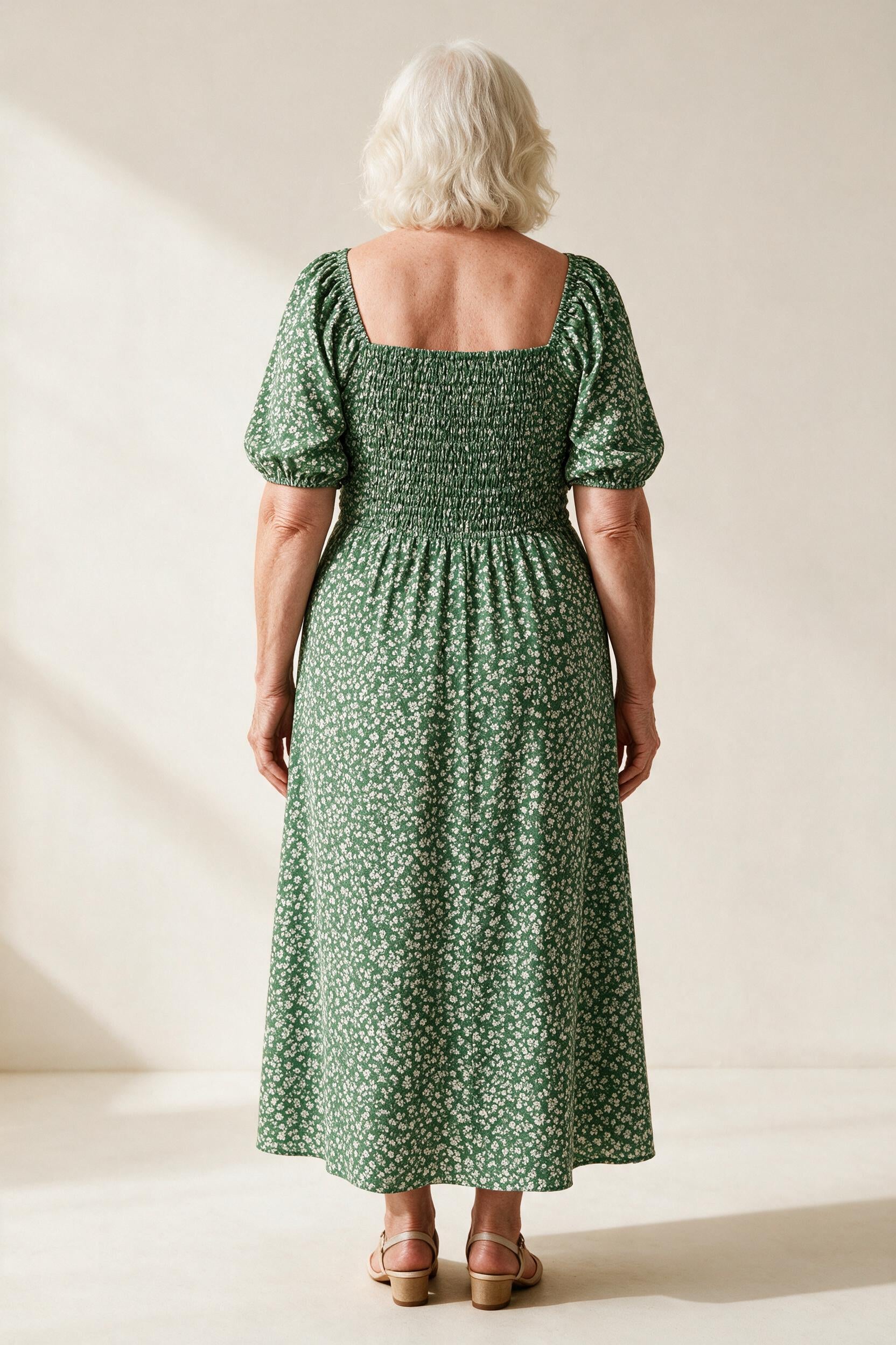 Robe Gabrielle vue de dos, dos smocké élastique
