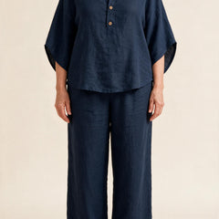 Ensemble Clarisse en lin, coloris bleu marine — tunique à col montant et pantalon large, vue de face