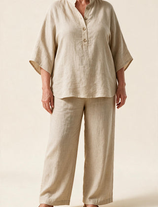 Ensemble Clarisse en lin, coloris beige — tunique à col montant et pantalon large, vue de face
