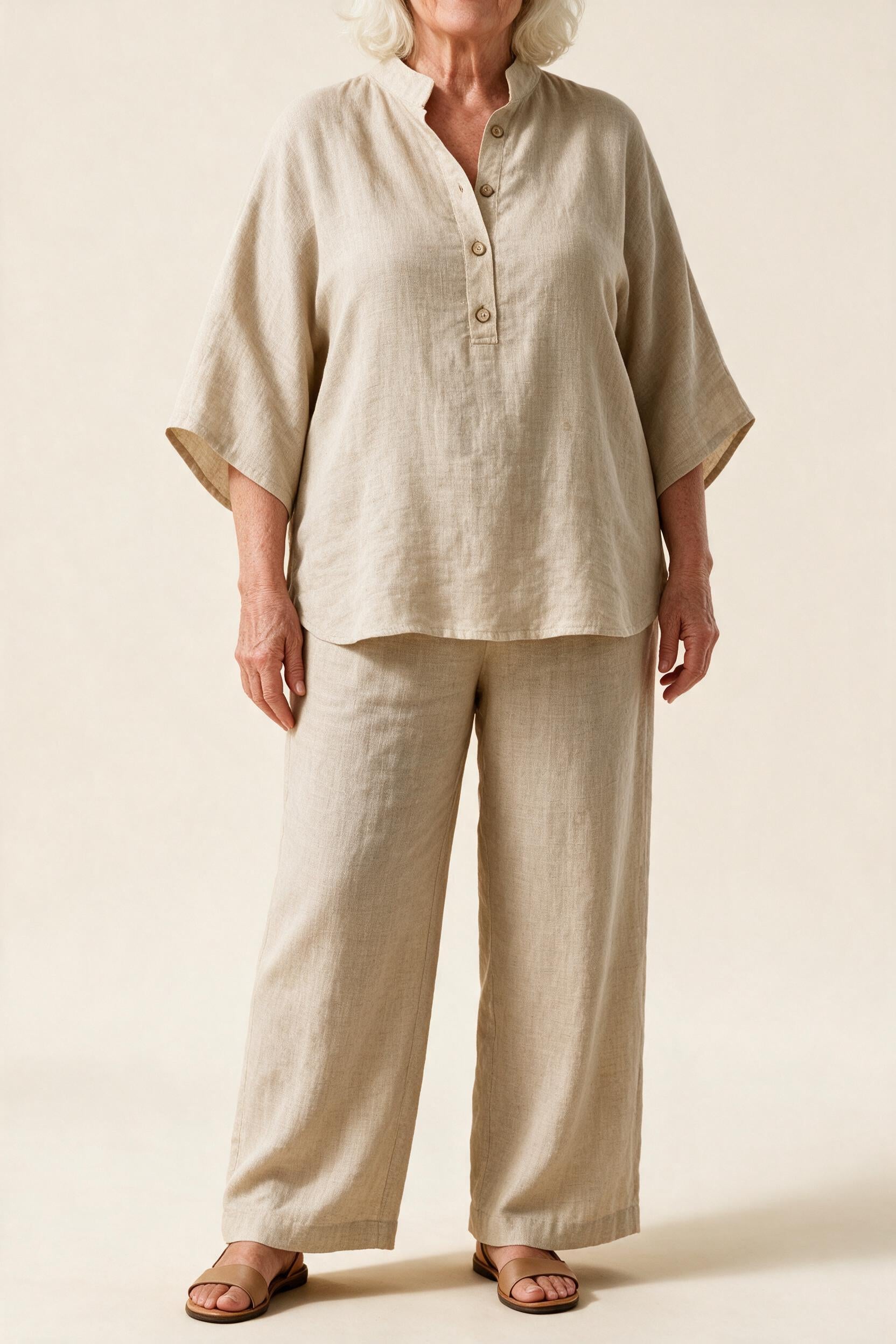 Ensemble Clarisse en lin, coloris beige — tunique à col montant et pantalon large, vue de face