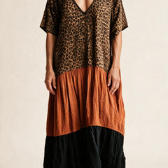 Robe longue Blandine, coloris brun — buste léopard, volant orange rouille et bas noir, vue de face