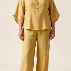 Ensemble Clarisse en lin, coloris jaune — tunique à col montant et pantalon large, vue de face