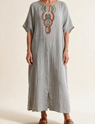 Robe longue Hortense en coton froissé gris à col brodé