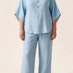 Ensemble Clarisse en lin, coloris bleu clair — tunique à col montant et pantalon large, vue de face