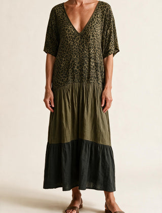 Robe longue Blandine, coloris kaki — buste léopard olive, volant kaki et bas anthracite, vue de face