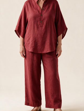 Ensemble Clarisse en lin, coloris rouge — tunique à col montant et pantalon large, vue de face